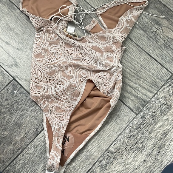 NWT For Love and Lemons Romy Bodysuit - Picture 16 of 17
